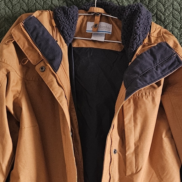 Columbia coat, size Large, - Picture 6 of 6